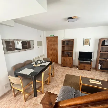 Pirineo Aragones. Casa La Paz * Sabiñánigo